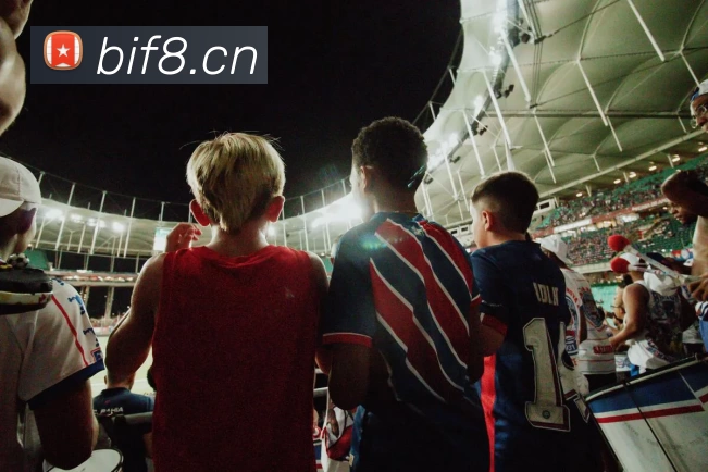 中国跳水队奥运赛场实现多项晋级决赛选手表现稳定